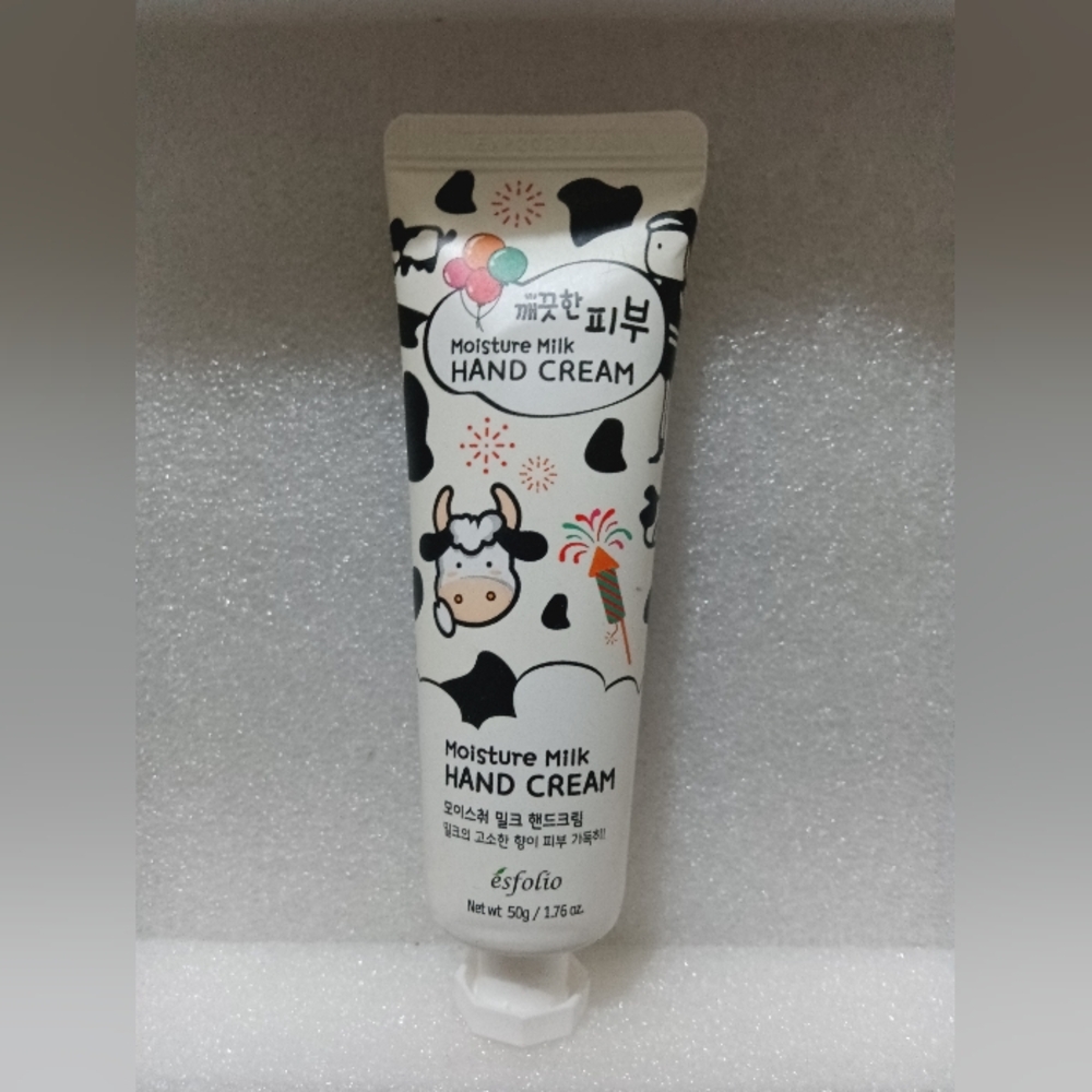 Esfolio Moisture Milk Hand Cream - White and Black